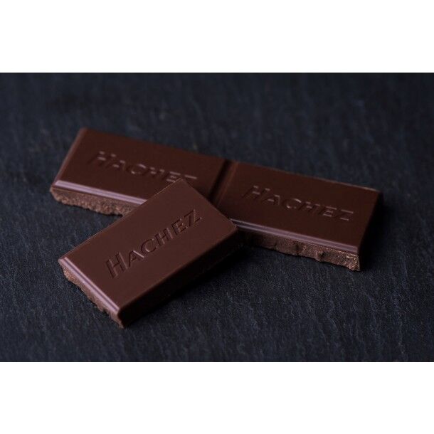 Hachez Cocoa de Maracaibo 55.5% Milk Chocolate Bar open piece