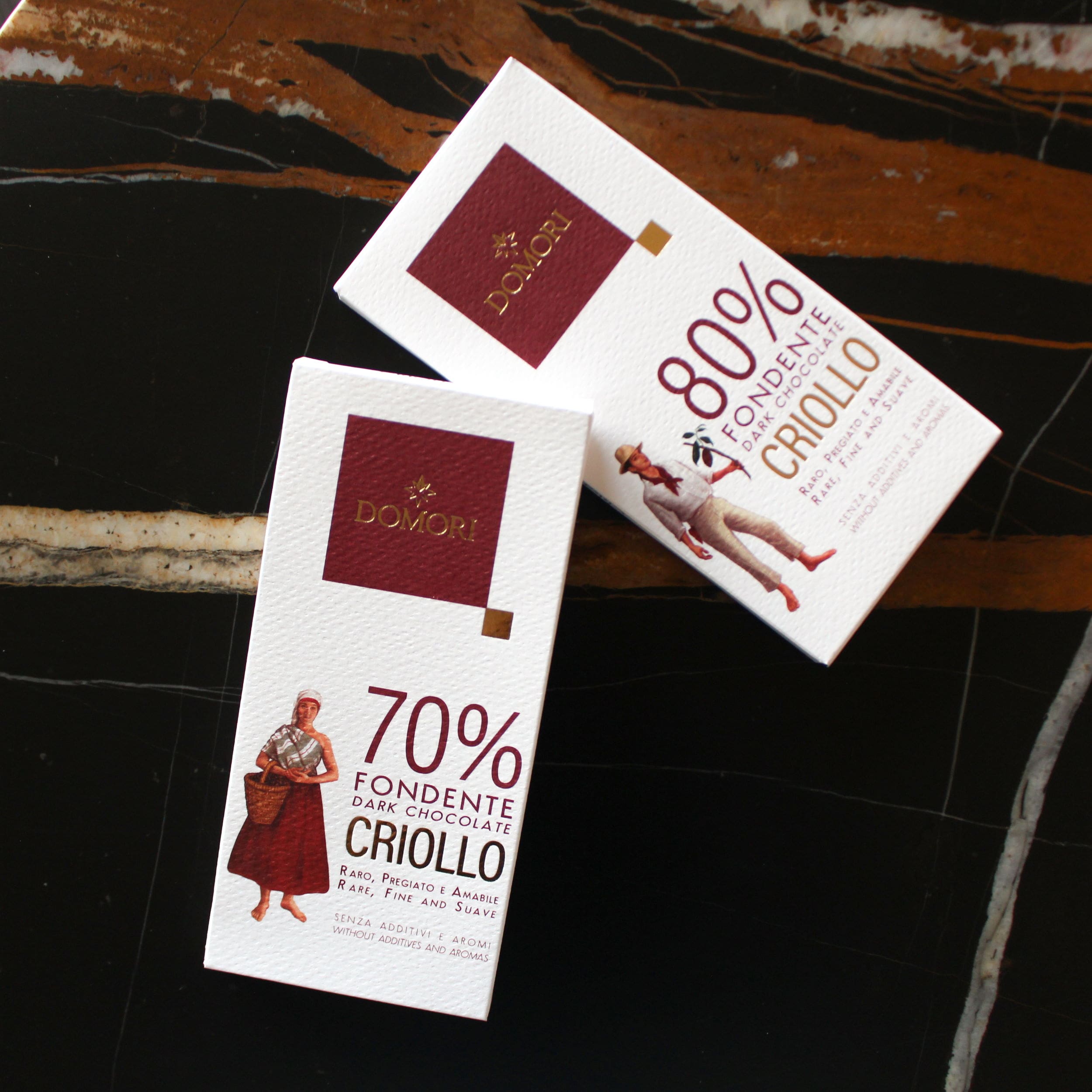 Domori Criollo Blend 70% 80% Dark Chocolate Bar Display