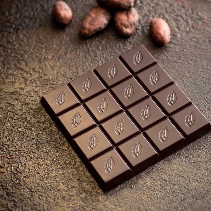 Willie's Cacao Rio Caribe Gold Venezuela 72% Dark Chocolate Bar Open Lifestyle