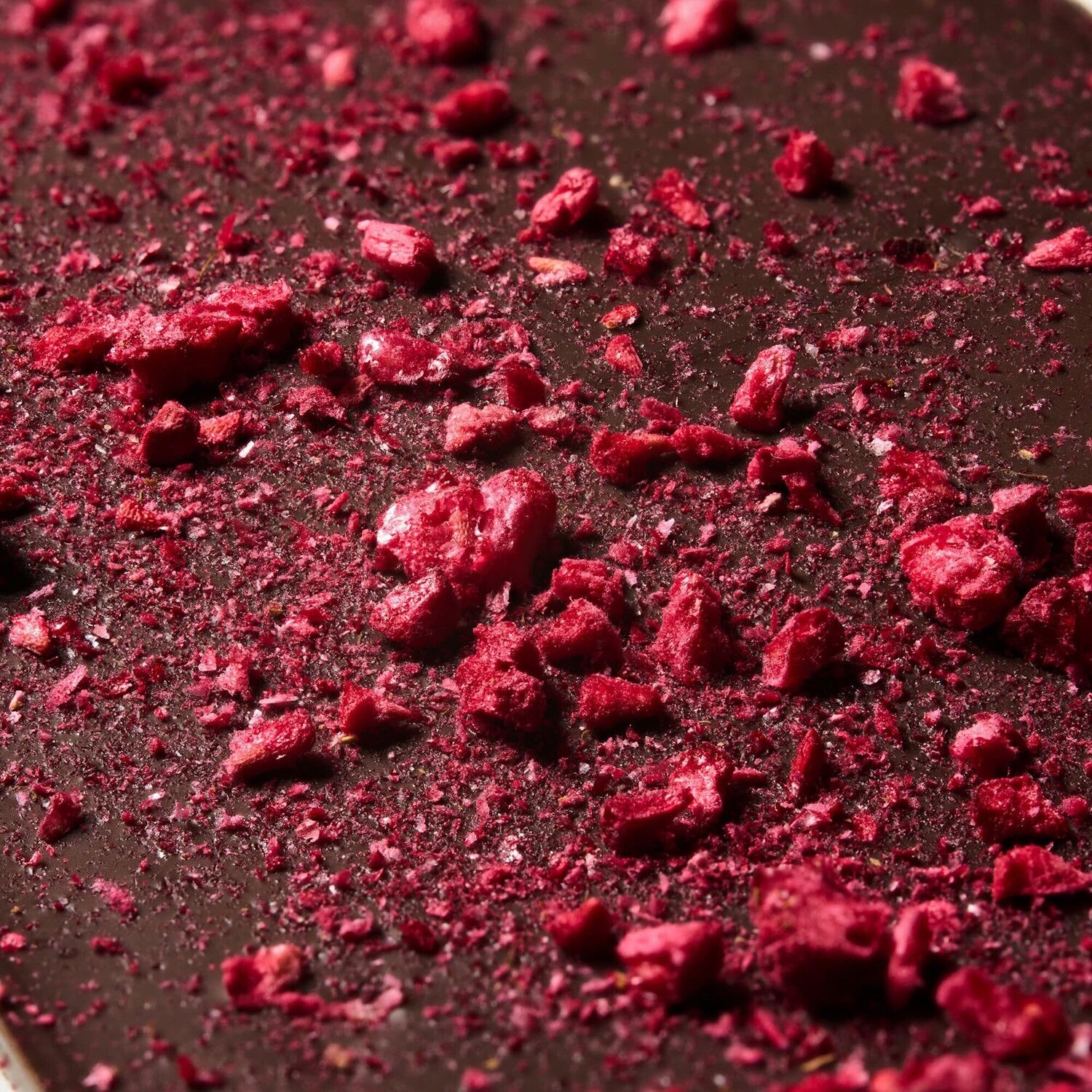 Ritual Chocolate The Après Chocolate 70% Dark Chocolate Bar with Sparkling White Wine & Dried Raspberries Inclusion