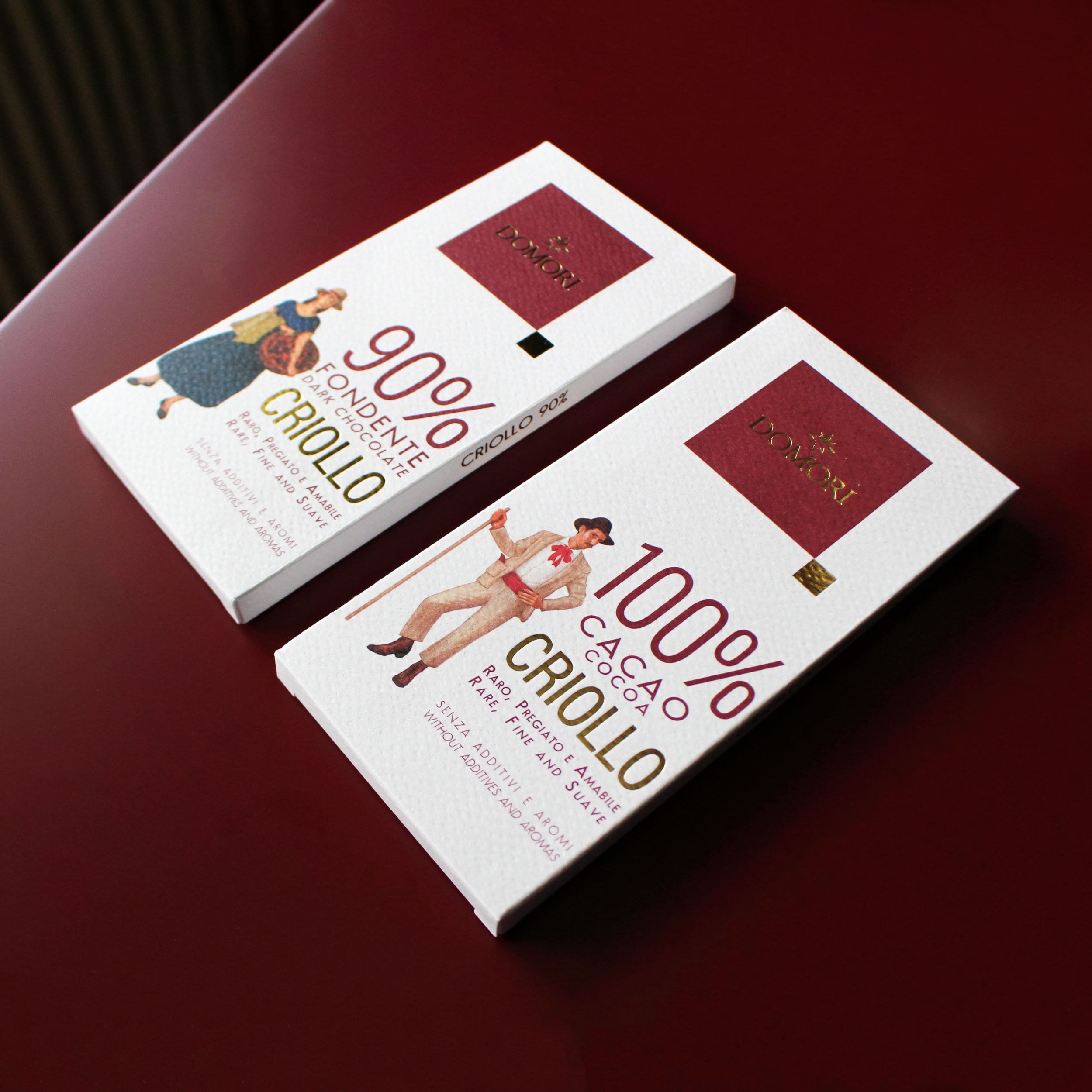 Domori Criollo Blend 90% 100% Dark Chocolate Bar Display