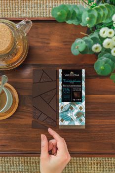 Valrhona Tulakalum Belize 75% Dark Chocolate Bar Open