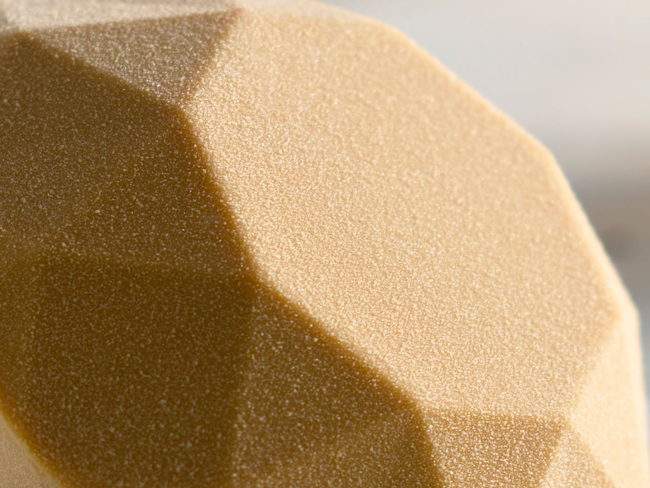 Belcolade Amber Douceur 32% Caramelized White Couverture Chocolate Discs Application 4