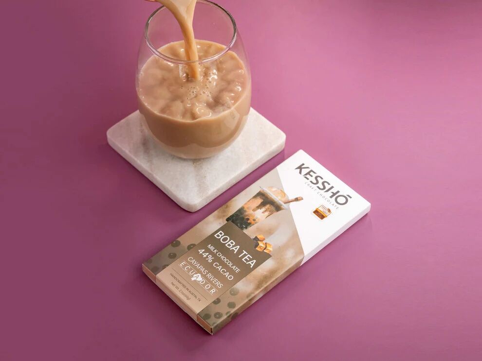 Kessho Boba Tea 44% Milk Chocolate Bar Lifestyle (1)