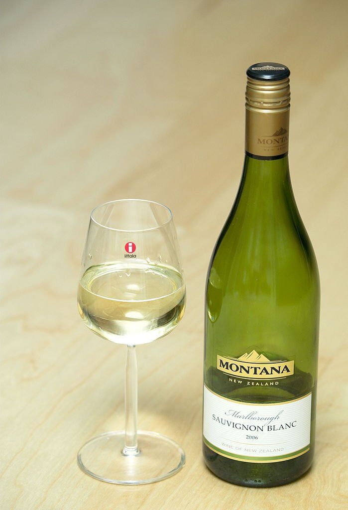 sauvignon blanc wine-min
