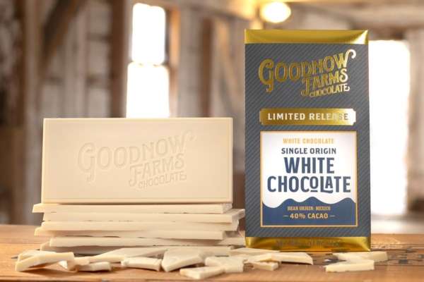 Goodnow Farms Almendra Blanca Mexico 40% White Chocolate Bar Lifestyle