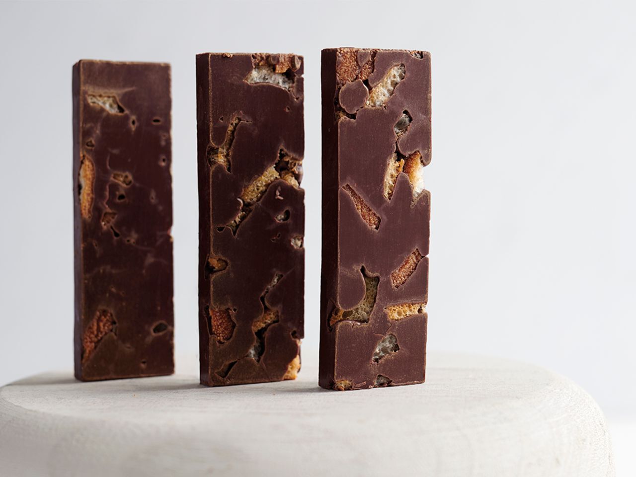 Belcolade Noir Supreme 70.5% Dark Couverture Chocolate Discs Application