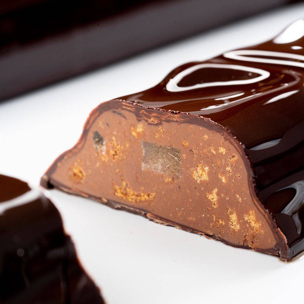 Callebaut Fleur de Cao 70% Dark Couverture Chocolate Callets Lifestyle Application 2