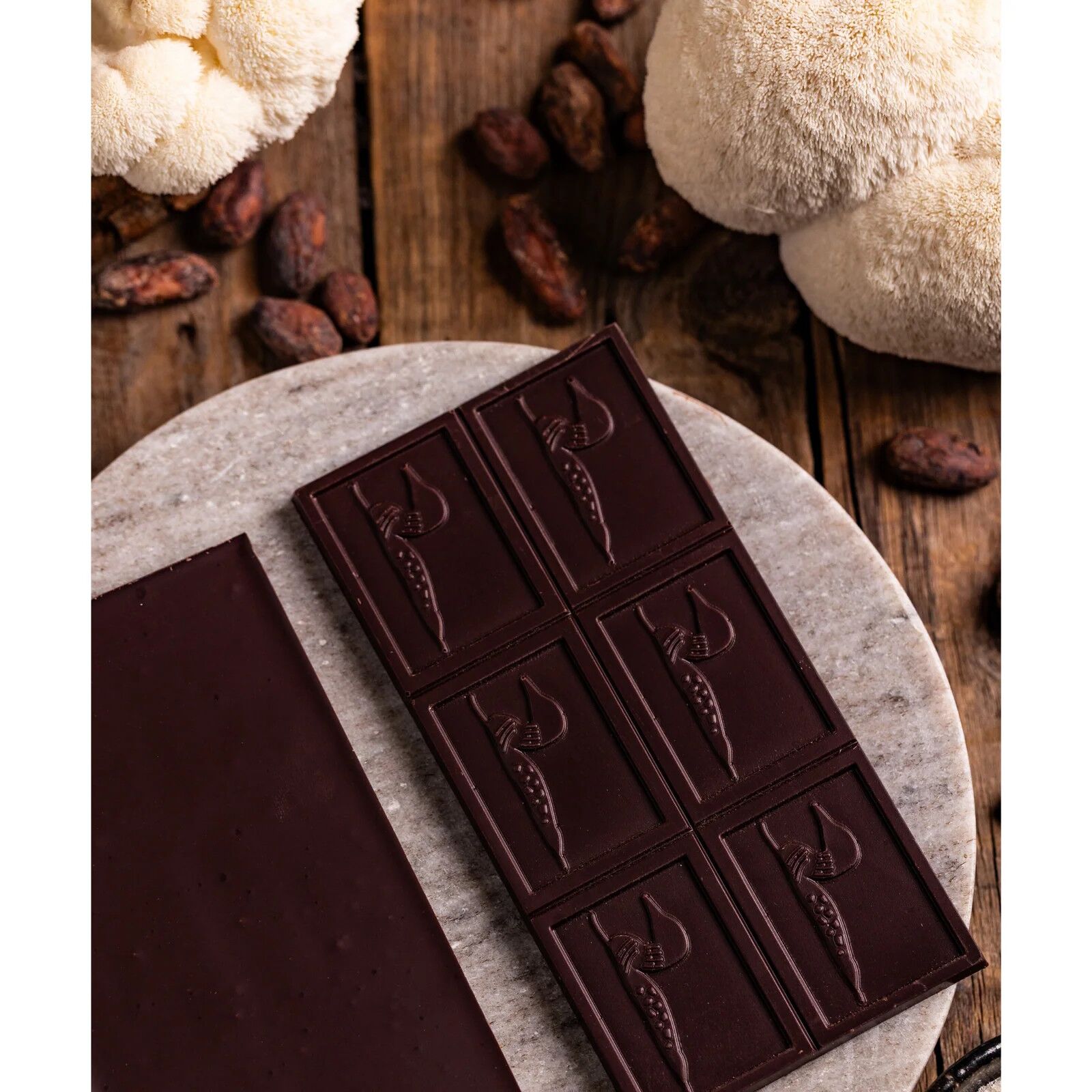 Loon Chocolate 70% Dark Chocolate Bar with Dunk's Mushrooms Lion's Mane Mushroom Open Lifestyle