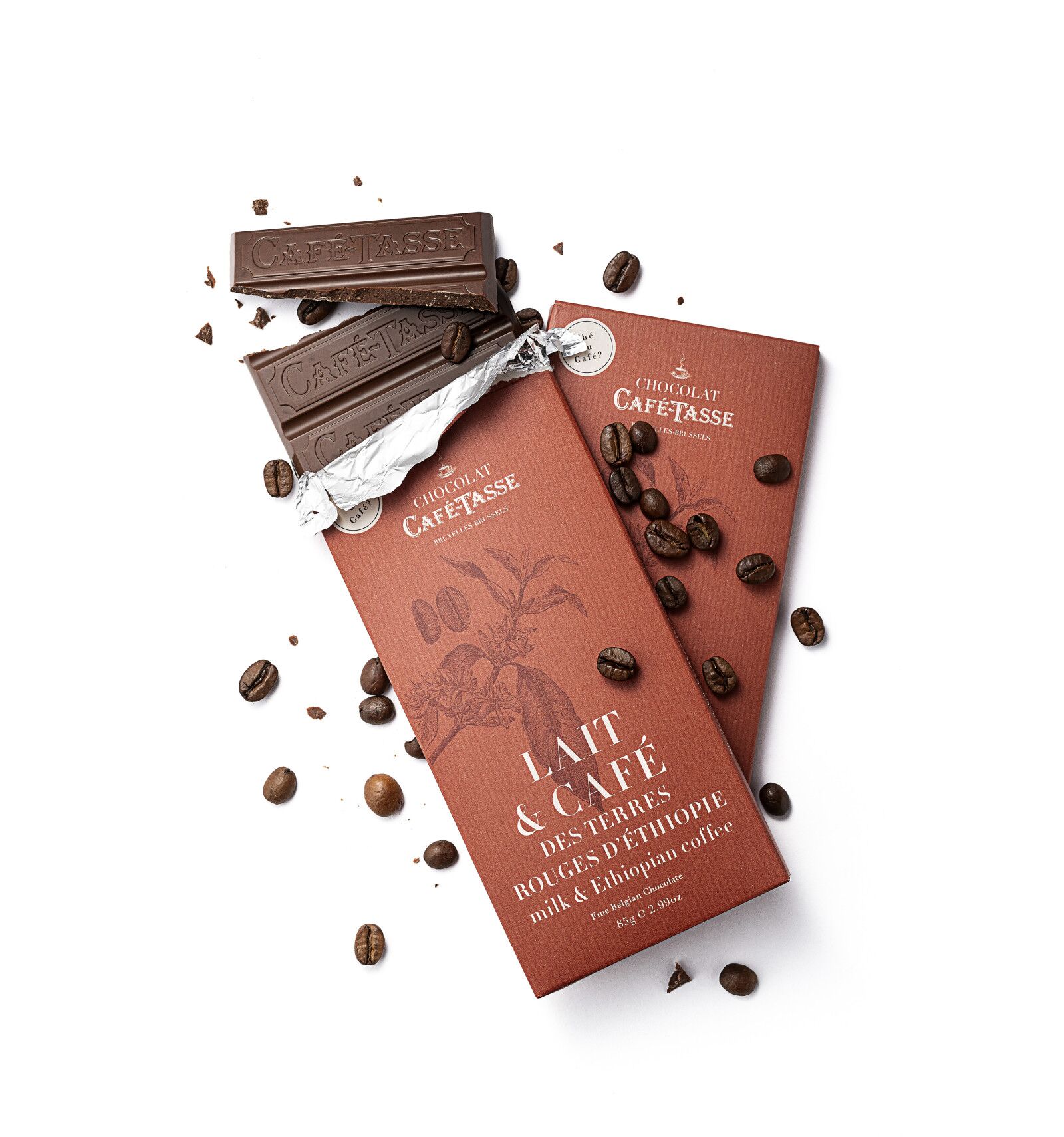 Café-Tasse 38% Milk Chocolate Bar with Ethiopia Sidamo Coffee Lifestyle