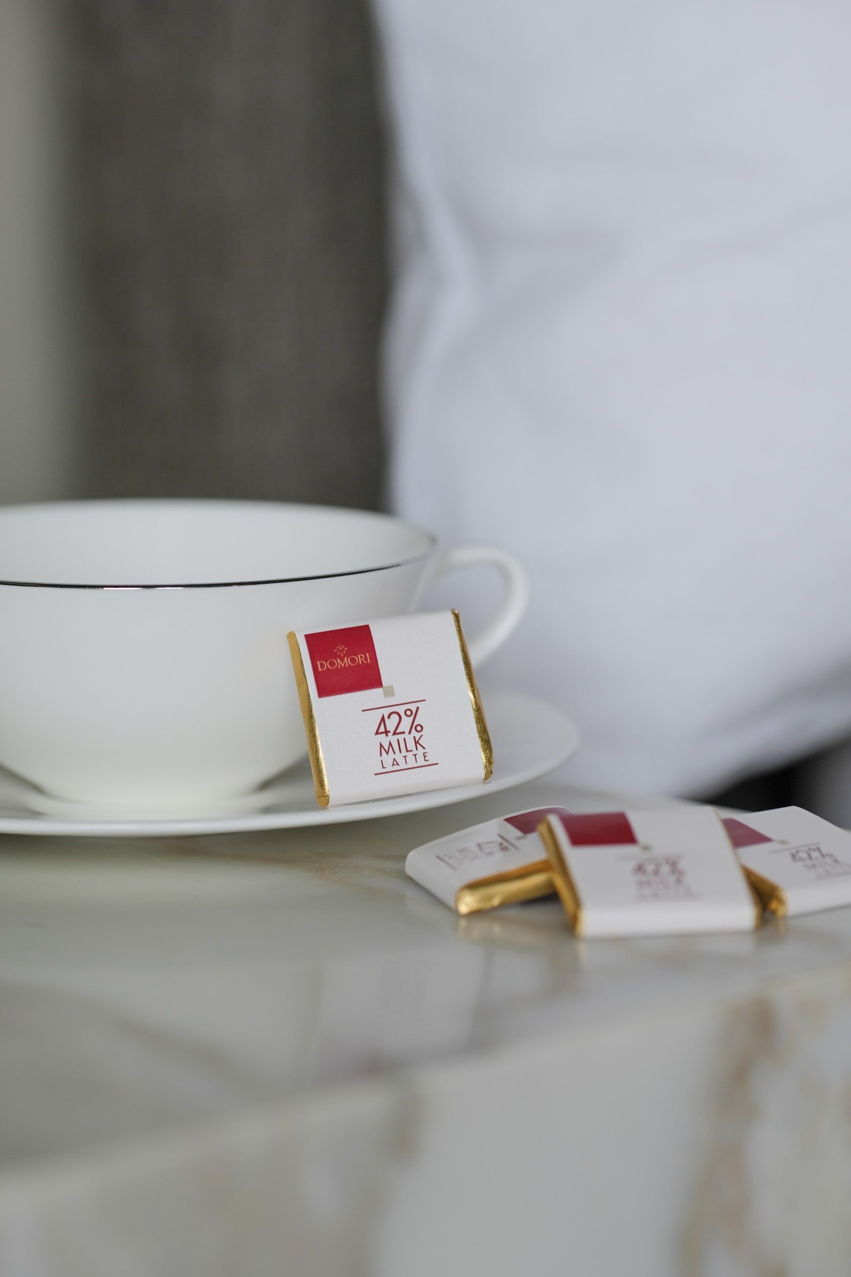 Domori Latte 42% Milk Chocolate Square Display 2