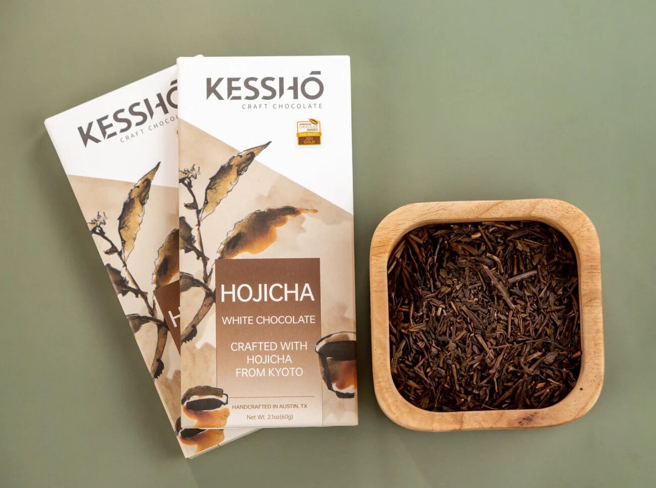 KESSHŌ Hojicha White Chocolate Bar Lifestyle 2