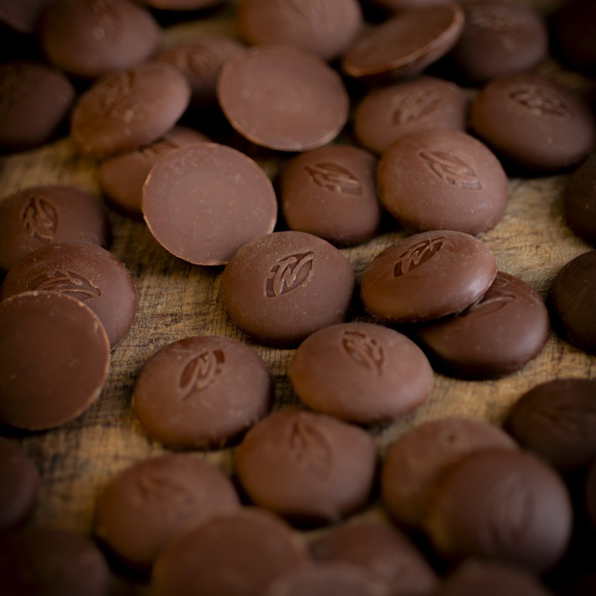 Willie's Cacao Milk Couverture Chocolate Chef's Drops Loose Lifestyle