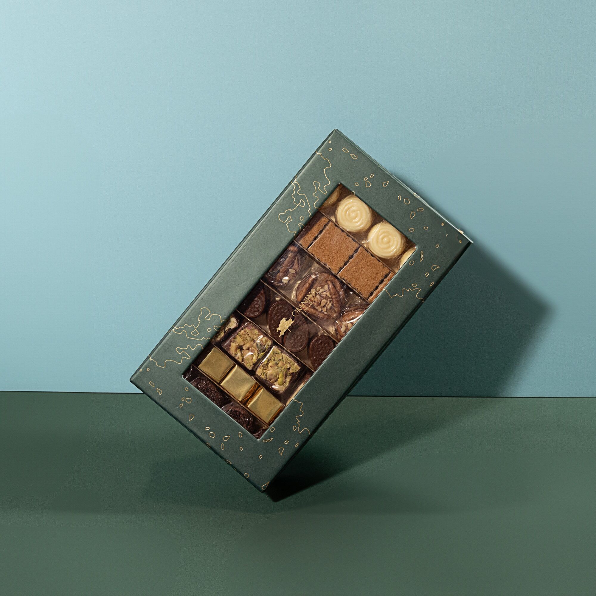 Omniya Delicacy Chocolate Fruittinia Box Lifestyle 4