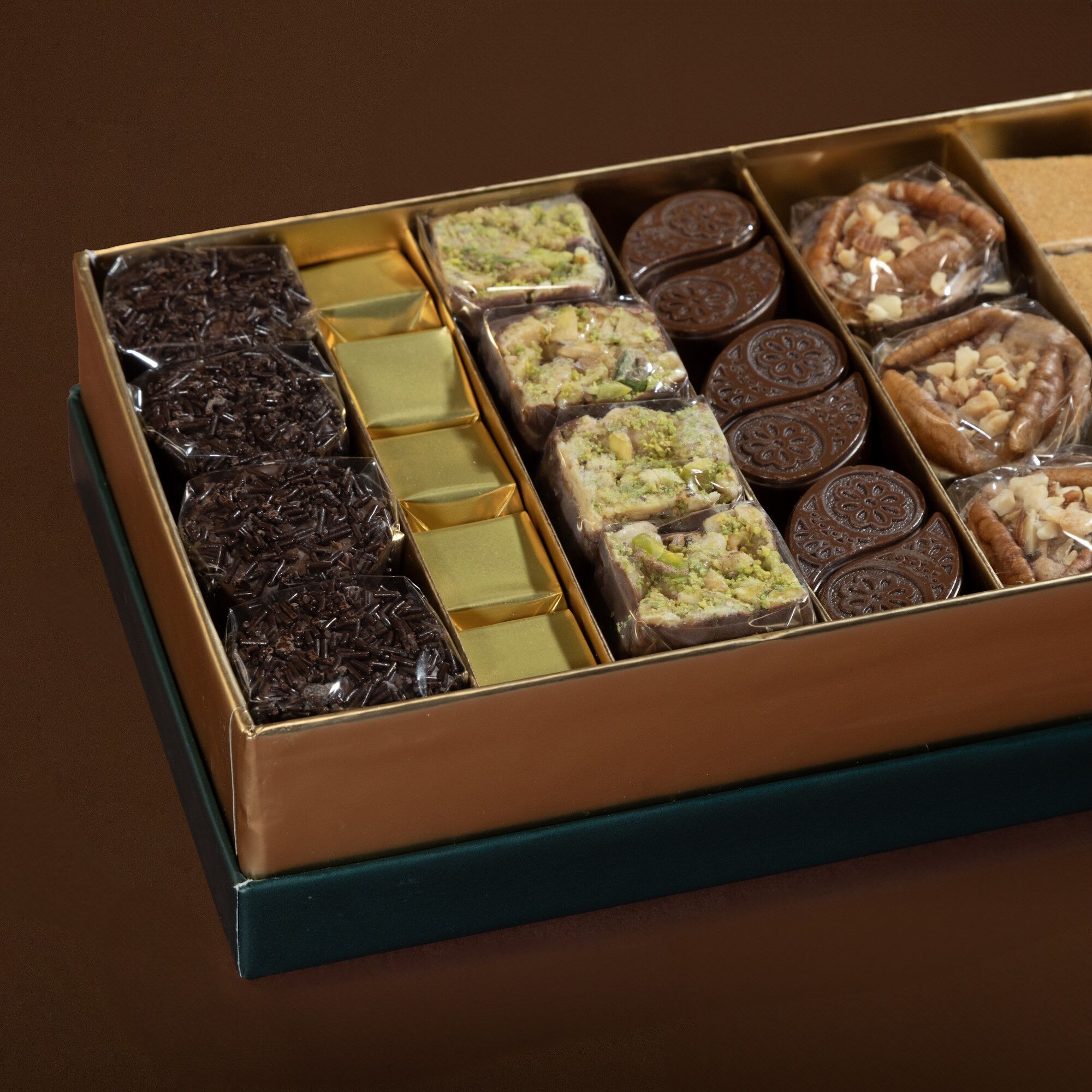 Omniya Delicacy Chocolate Fruittinia Box Lifestyle Open 3