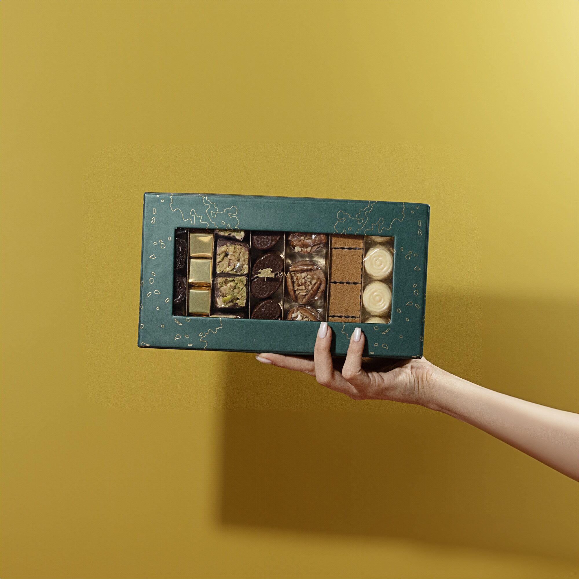 Omniya Delicacy Chocolate Fruittinia Box Lifestyle