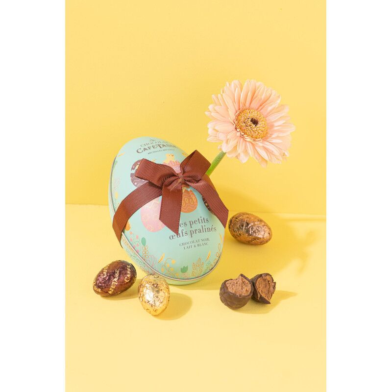 Café-Tasse 12-Piece Assorted Chocolate Eggs in Metal Tin Lifestyle