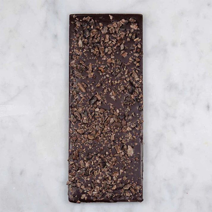 Barre Clandestine Belize 73% Dark Chocolate Bar with Rum-Infused Cocoa Nibs Lifestyle (2)